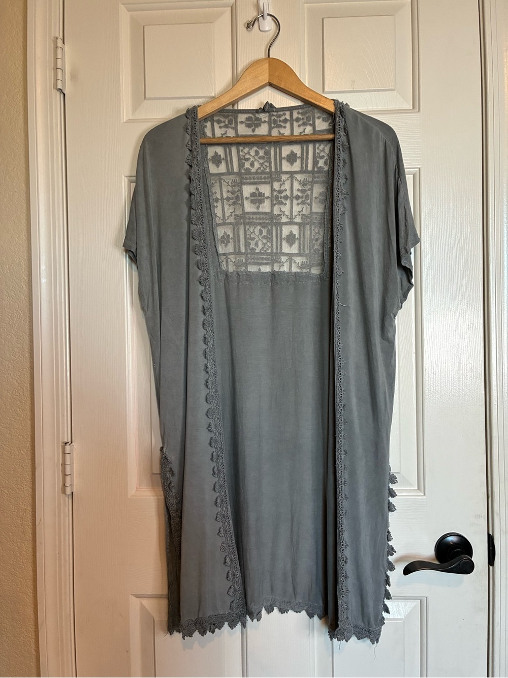 POL Gray Lace-Back Open Front Cardigan Crochet Fringe